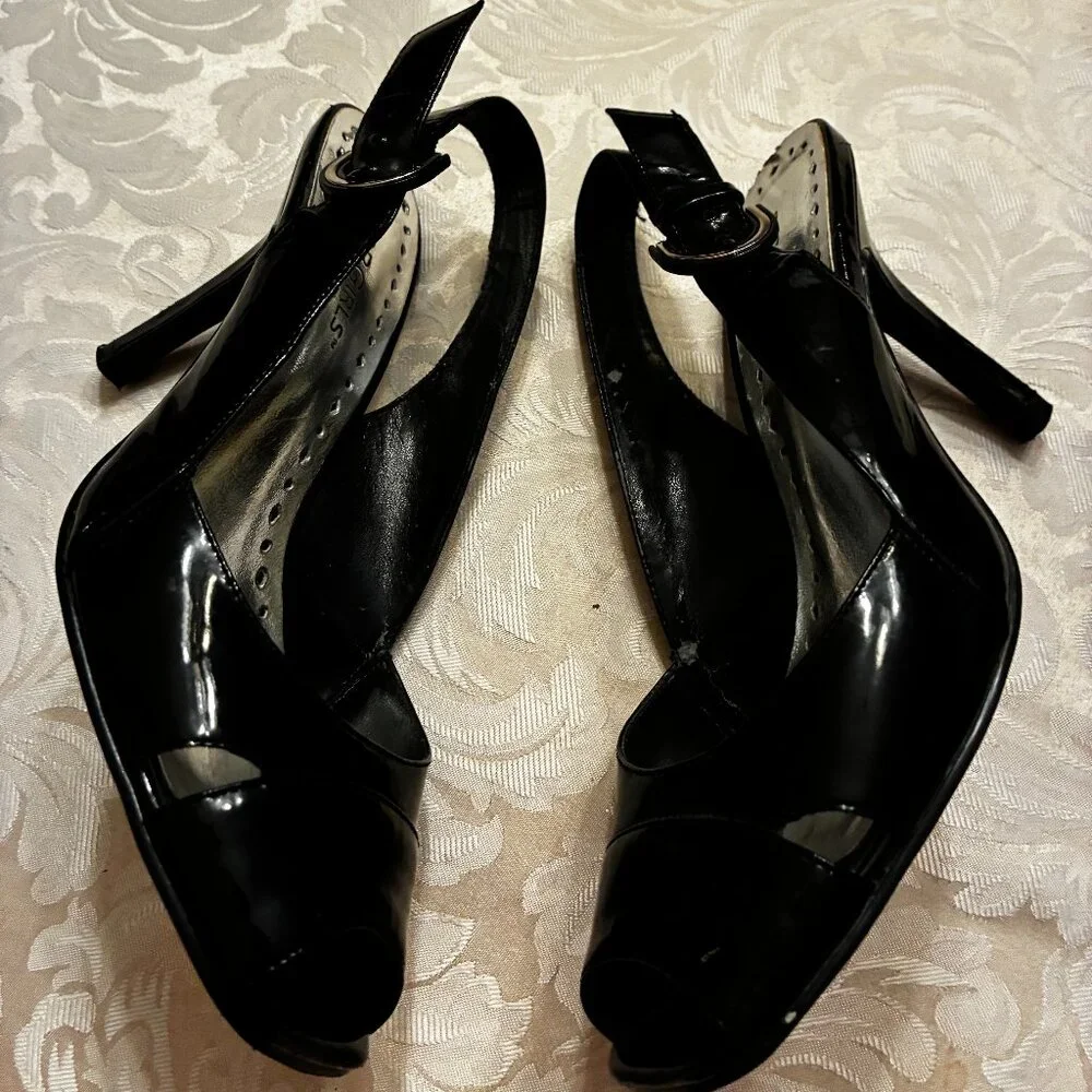 BCBG Girls peep toe black patent slingback sandals size 6.5